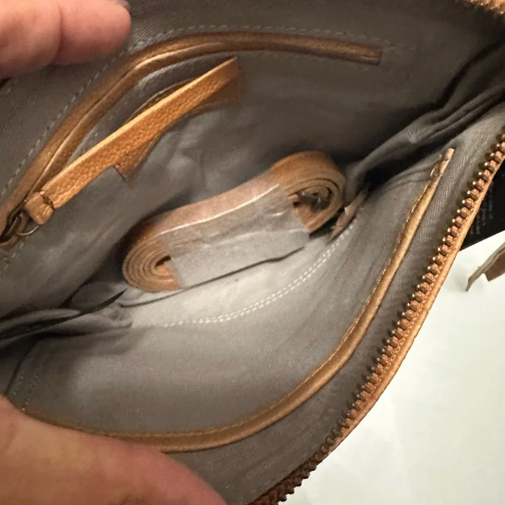 🆕 DAY & MOOD LEATHER DAYPENNY CROSSBODY-X in Desert Sand - Picture 5 of 8